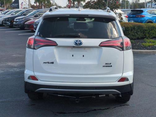 2017 Toyota RAV4 Hybrid XLE