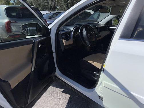 2017 Toyota RAV4 Hybrid XLE