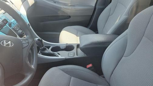 Iridescent Silver Blue Pearl 2014 Hyundai SONATA GLS