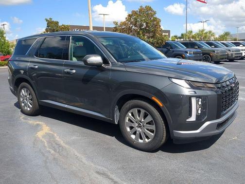 2023 Hyundai PALISADE SE