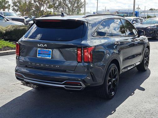 2022 Kia Sorento SX