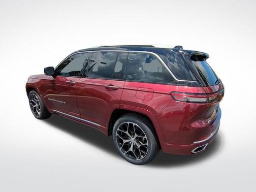 2023 Jeep Grand Cherokee Summit