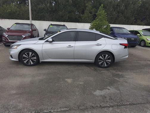 2020 Nissan Altima 2.5 SV