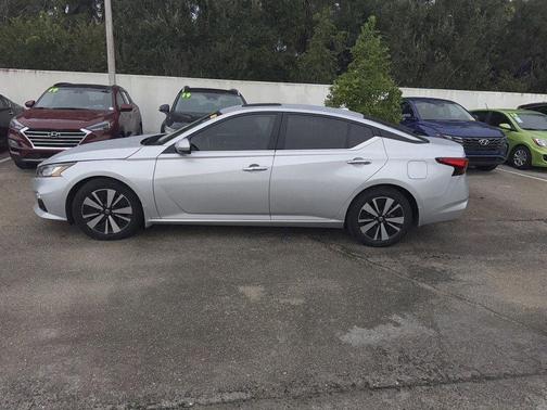 2020 Nissan Altima 2.5 SV