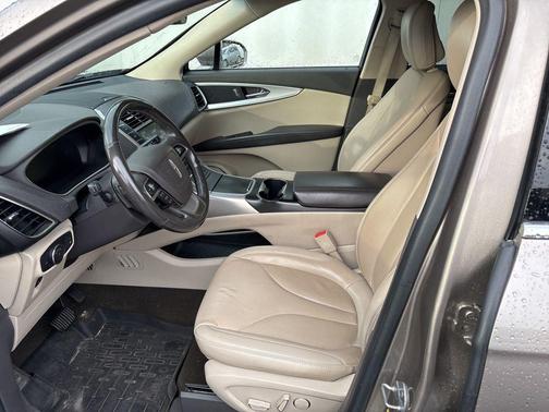 2020 Lincoln Nautilus Standard