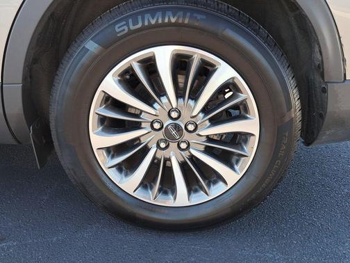 2020 Lincoln Nautilus Standard