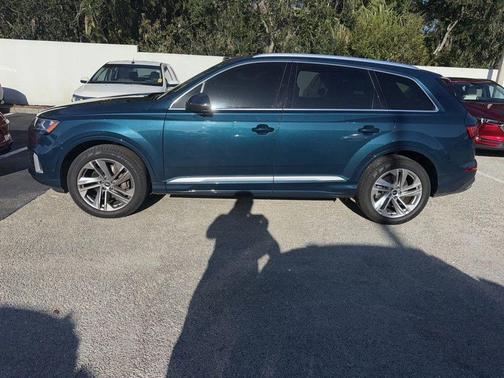 2021 Audi Q7 45 Premium Plus