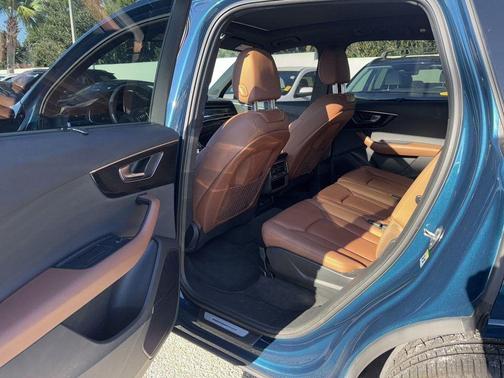 2021 Audi Q7 45 Premium Plus