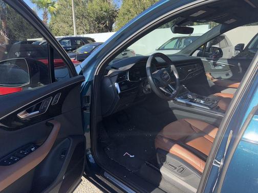 2021 Audi Q7 45 Premium Plus