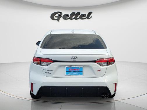 Ice Cap 2023 Toyota Corolla SE
