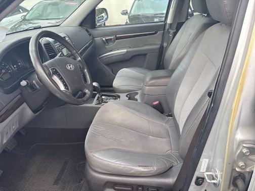 2012 Hyundai SANTA FE SE