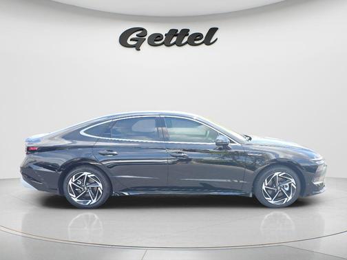 Abyss Black 2026 Hyundai SONATA SEL