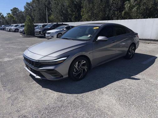 2025 Hyundai ELANTRA SEL