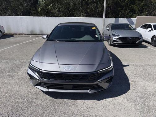 2025 Hyundai ELANTRA SEL