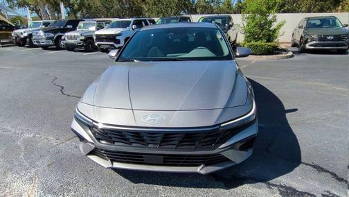 2025 Hyundai ELANTRA SEL