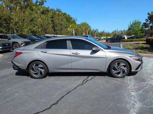 2025 Hyundai ELANTRA SEL