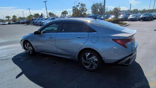 2025 Hyundai ELANTRA SEL