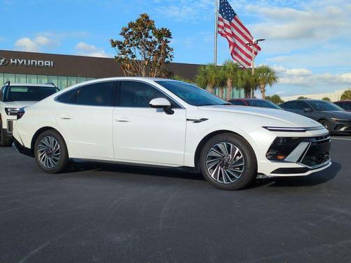 2024 Hyundai SONATA Hybrid SE