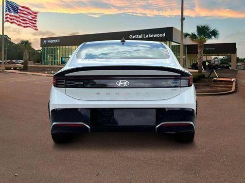 2024 Hyundai SONATA Hybrid SE