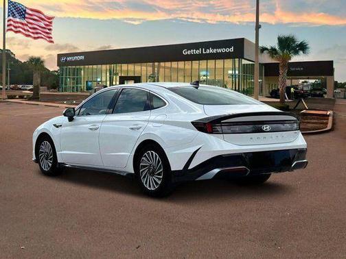2024 Hyundai SONATA Hybrid SE