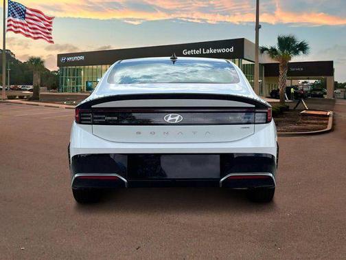 2024 Hyundai SONATA Hybrid SE