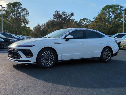 2024 Hyundai SONATA Hybrid SE
