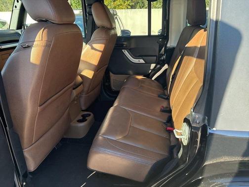 2016 Jeep Wrangler Unlimited Sahara