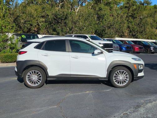 2021 Hyundai KONA SEL