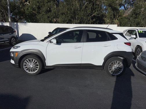 2021 Hyundai KONA SEL