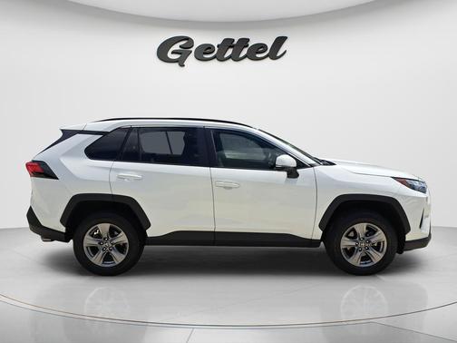 Ice Cap 2023 Toyota RAV4 XLE
