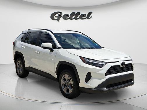 Ice Cap 2023 Toyota RAV4 XLE