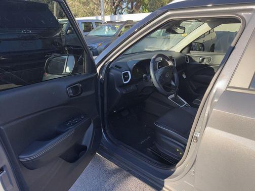 2024 Hyundai VENUE Limited