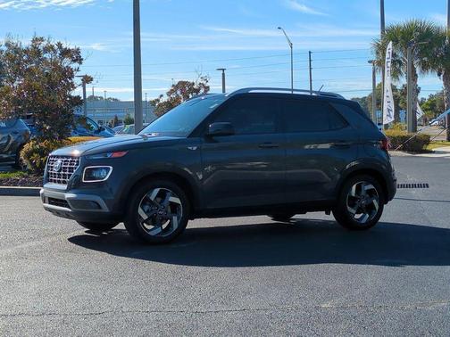 2024 Hyundai VENUE Limited