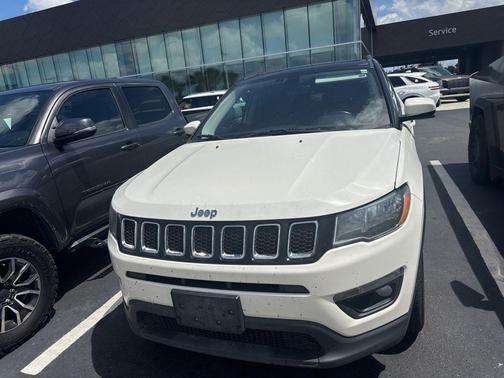 White Clearcoat 2019 Jeep Compass Latitude