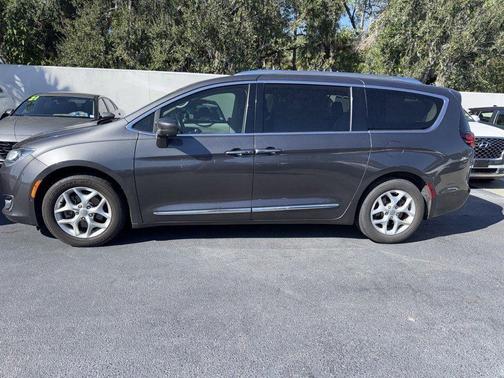 2020 Chrysler Pacifica Touring-L Plus