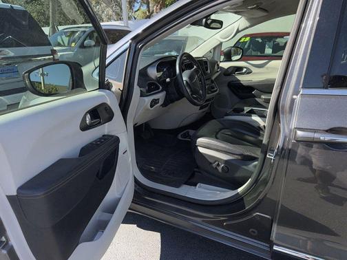 2020 Chrysler Pacifica Touring-L Plus