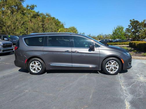 2020 Chrysler Pacifica Touring-L Plus