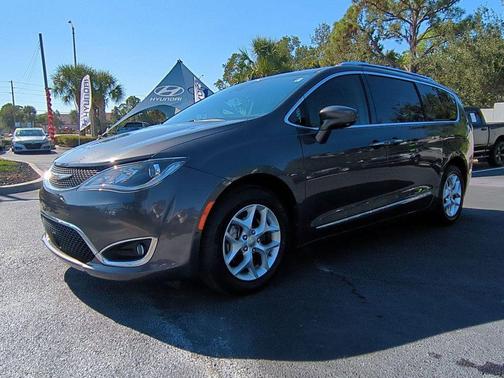 2020 Chrysler Pacifica Touring-L Plus