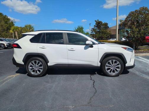 2020 Toyota RAV4 XLE Premium