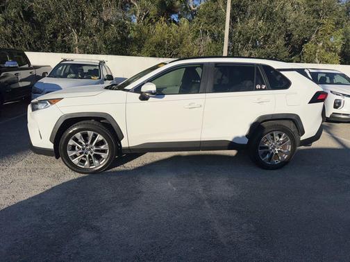 2020 Toyota RAV4 XLE Premium