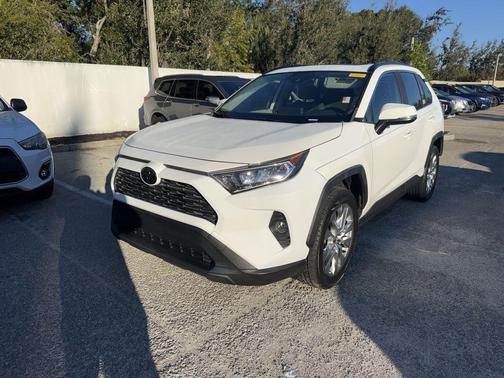 2020 Toyota RAV4 XLE Premium
