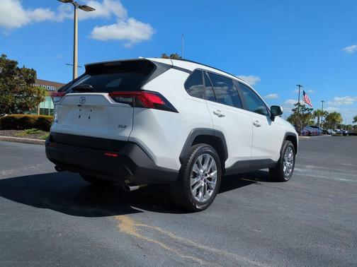 2020 Toyota RAV4 XLE Premium