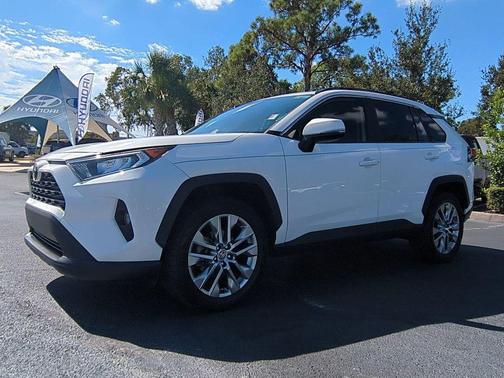 2020 Toyota RAV4 XLE Premium