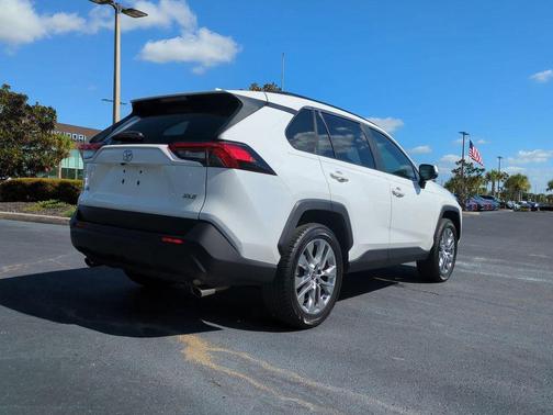 2020 Toyota RAV4 XLE Premium