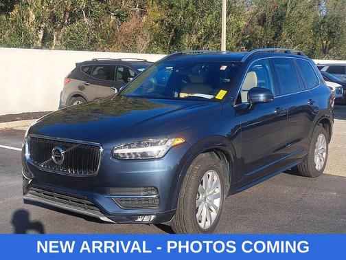 2019 Volvo XC90 T6 Momentum