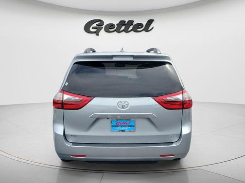 Celestial Silver Metallic 2020 Toyota Sienna XLE