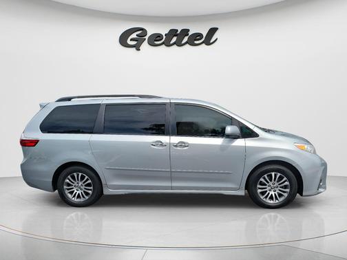 Celestial Silver Metallic 2020 Toyota Sienna XLE