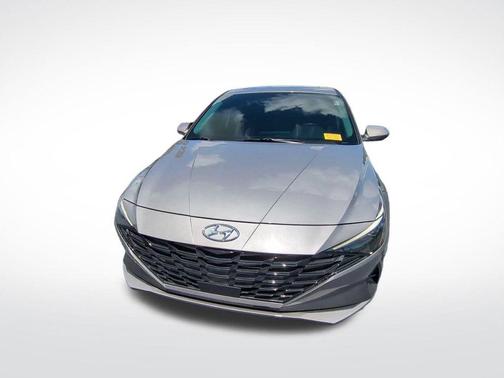2022 Hyundai ELANTRA Limited