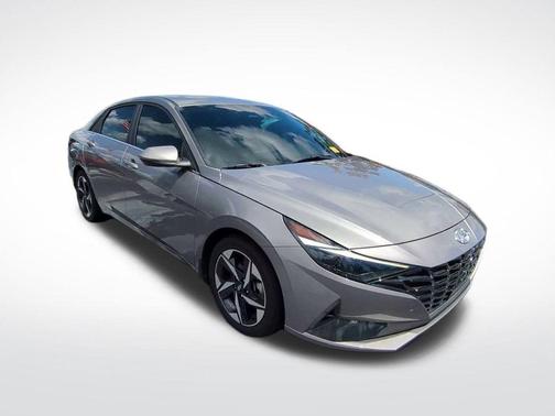 2022 Hyundai ELANTRA Limited