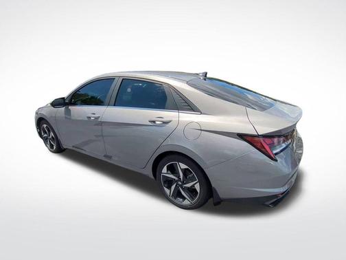 2022 Hyundai ELANTRA Limited